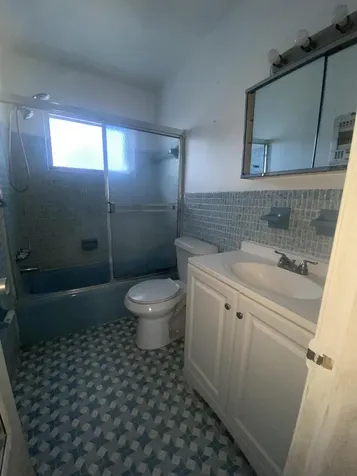 705 Ne 2nd Street Hallandale Beach FL 33009