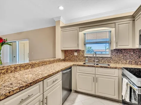 333 SE 20th Avenue Deerfield Beach FL 33441