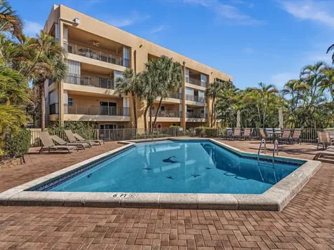 333 SE 20th Avenue Deerfield Beach FL 33441