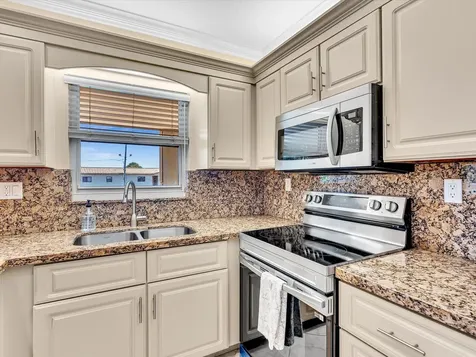 333 SE 20th Avenue Deerfield Beach FL 33441