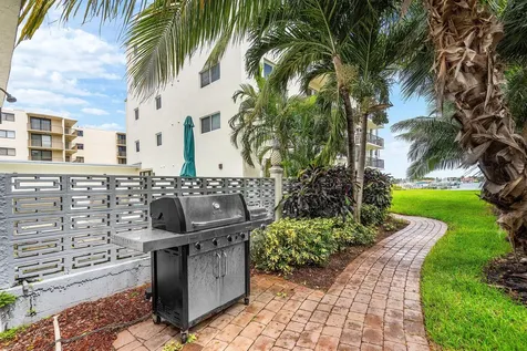 1206 S Lake Drive Lantana FL 33462