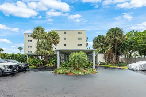 1206 S Lake Drive Lantana FL 33462