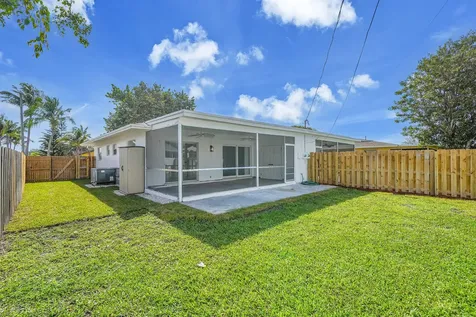 2821 NE 2nd Avenue Boca Raton FL 33431