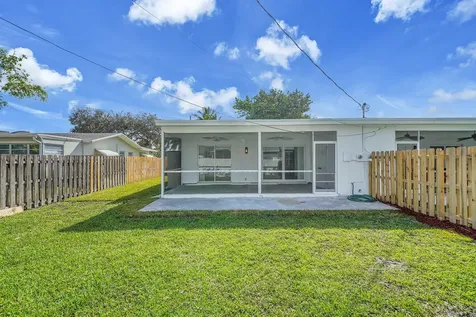 2821 NE 2nd Avenue Boca Raton FL 33431
