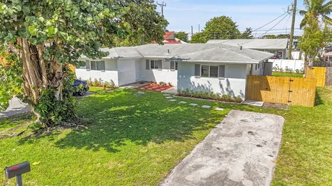 2821 NE 2nd Avenue Boca Raton FL 33431