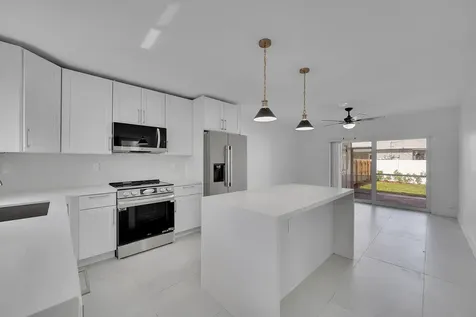 2821 NE 2nd Avenue Boca Raton FL 33431