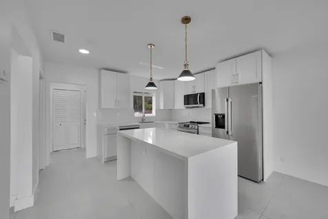 2821 NE 2nd Avenue Boca Raton FL 33431