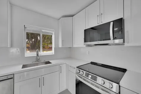2821 NE 2nd Avenue Boca Raton FL 33431