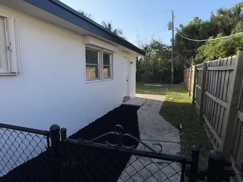 116 SE 3rd Avenue Boynton Beach FL 33435