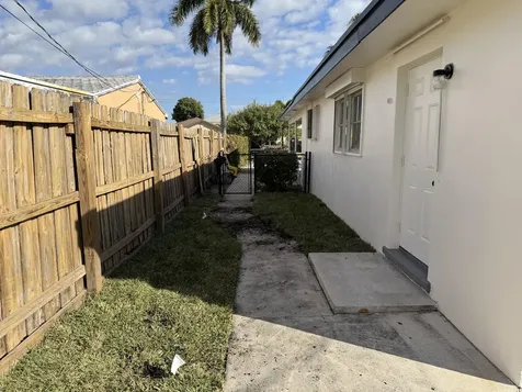 116 SE 3rd Avenue Boynton Beach FL 33435