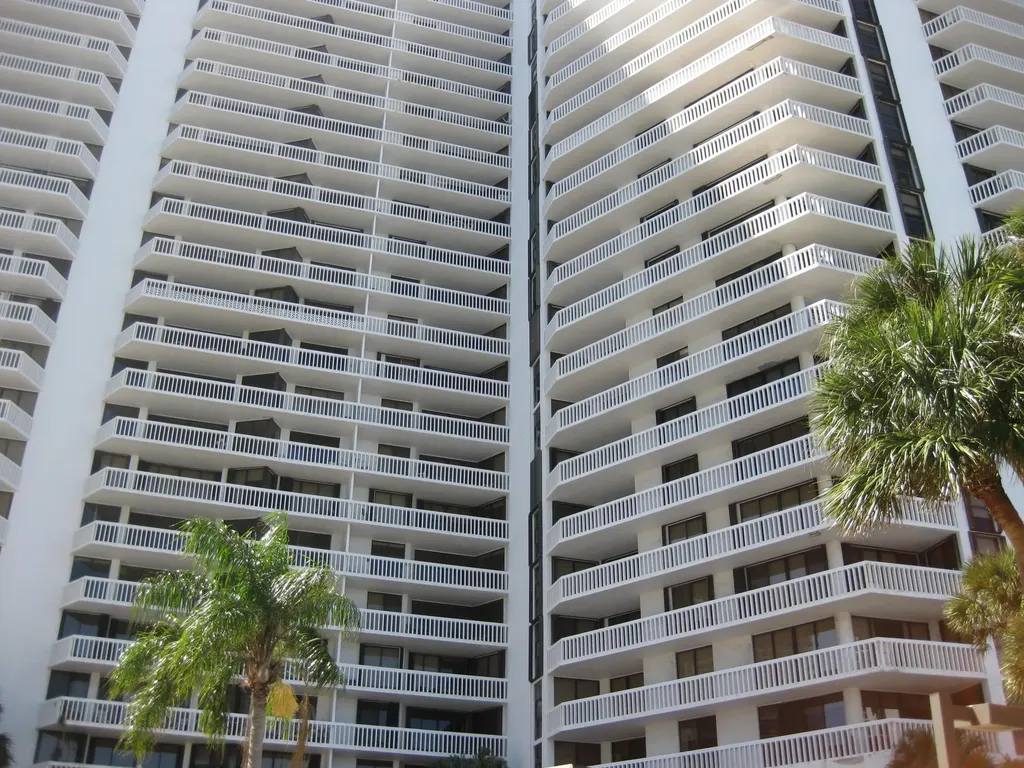 20281 E Country Club Drive Aventura FL 33180
