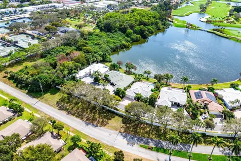 4 Sutton Drive Boynton Beach FL 33436