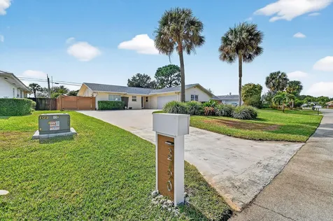 3790 Dogwood Avenue Palm Beach Gardens FL 33410