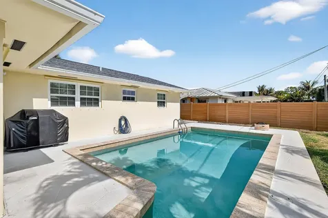 3790 Dogwood Avenue Palm Beach Gardens FL 33410