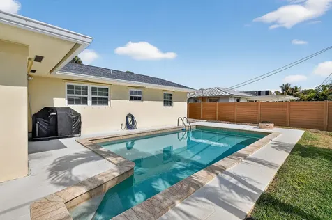 3790 Dogwood Avenue Palm Beach Gardens FL 33410