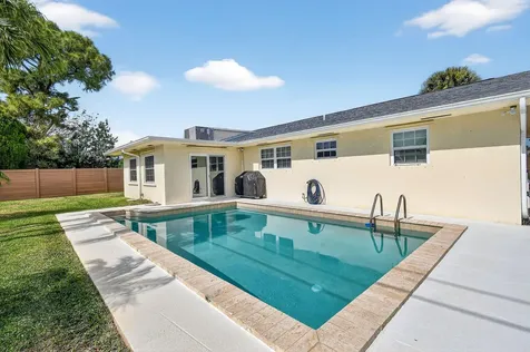 3790 Dogwood Avenue Palm Beach Gardens FL 33410