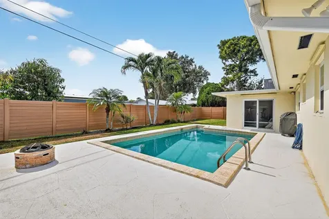 3790 Dogwood Avenue Palm Beach Gardens FL 33410