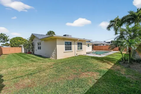 3790 Dogwood Avenue Palm Beach Gardens FL 33410