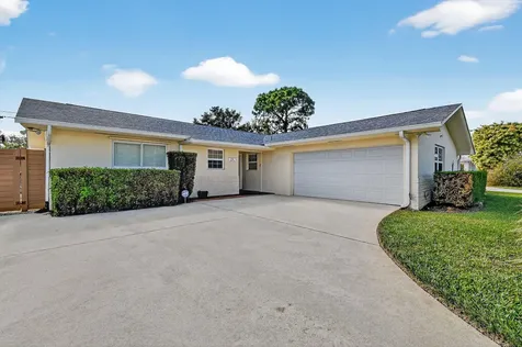 3790 Dogwood Avenue Palm Beach Gardens FL 33410