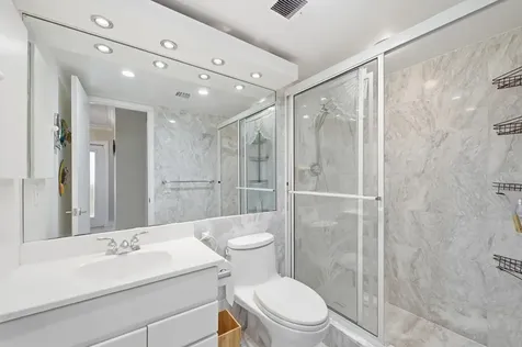 2731 Ne 14th Street Causeway Pompano Beach FL 33062