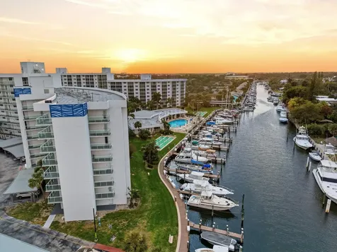 2731 Ne 14th Street Causeway Pompano Beach FL 33062