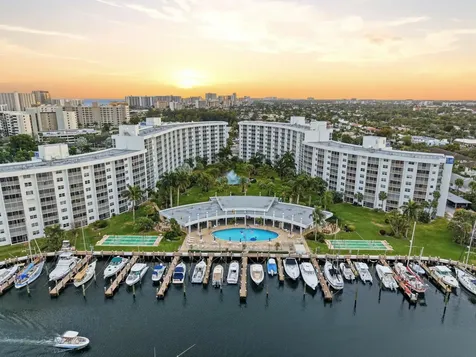 2731 Ne 14th Street Causeway Pompano Beach FL 33062