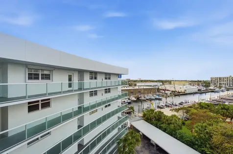 2731 Ne 14th Street Causeway Pompano Beach FL 33062