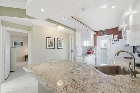 2731 Ne 14th Street Causeway Pompano Beach FL 33062