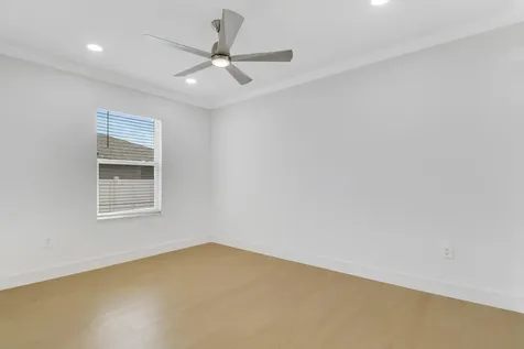 2120 Sw Trenton Port Saint Lucie FL 34984