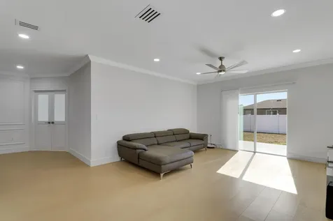 2120 Sw Trenton Port Saint Lucie FL 34984