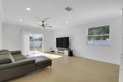 2120 Sw Trenton Port Saint Lucie FL 34984