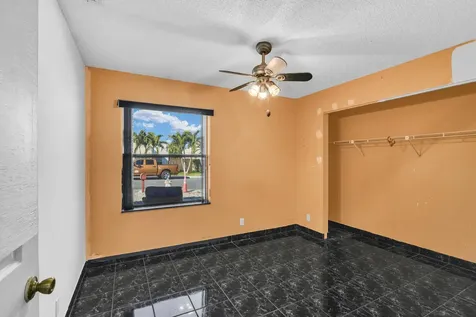 828 Mcintosh Street West Palm Beach FL 33405