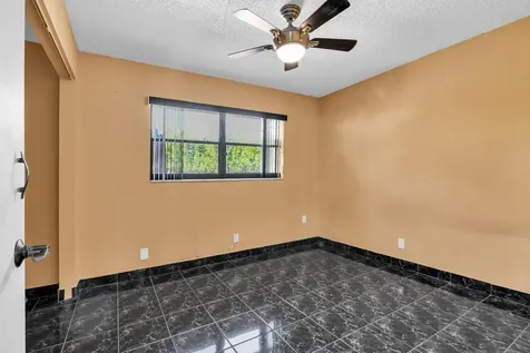 828 Mcintosh Street West Palm Beach FL 33405