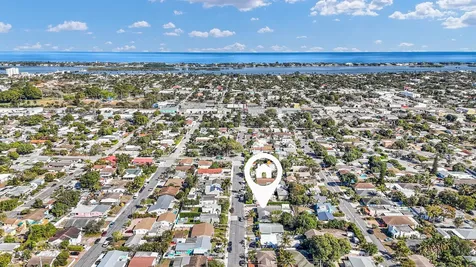 828 Mcintosh Street West Palm Beach FL 33405