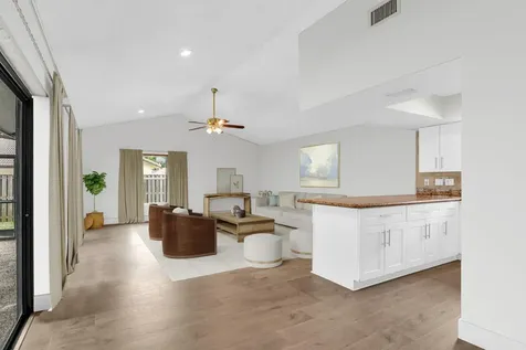 7014 Nw 38th Manor Coral Springs FL 33065
