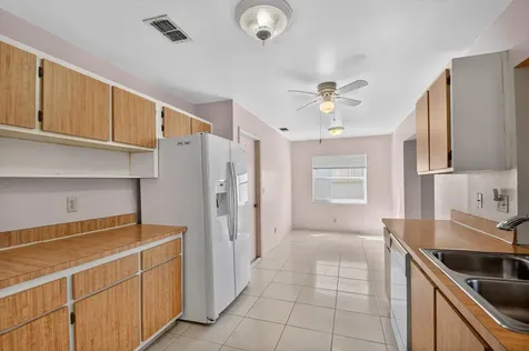7352 Pine Forest Circle Lake Worth FL 33467