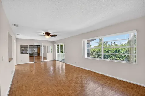 7352 Pine Forest Circle Lake Worth FL 33467