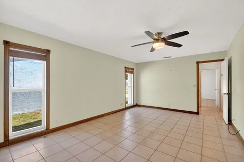7352 Pine Forest Circle Lake Worth FL 33467