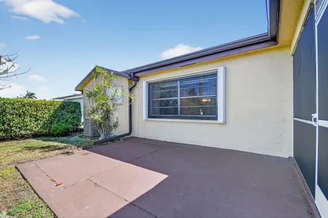 7352 Pine Forest Circle Lake Worth FL 33467