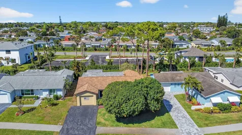 7352 Pine Forest Circle Lake Worth FL 33467