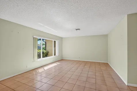 7352 Pine Forest Circle Lake Worth FL 33467