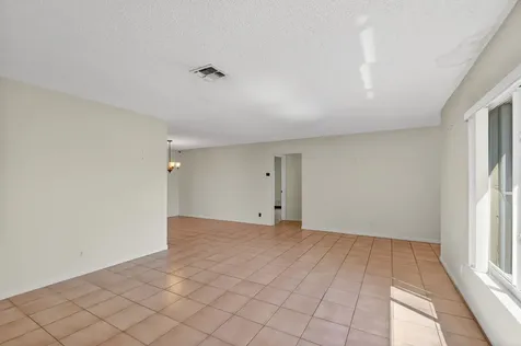 7352 Pine Forest Circle Lake Worth FL 33467