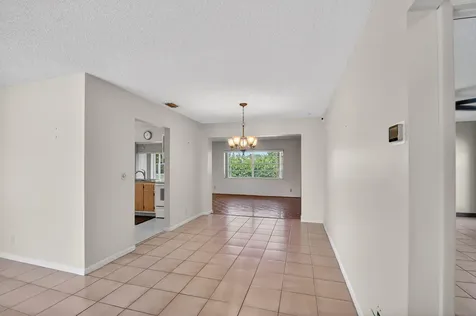 7352 Pine Forest Circle Lake Worth FL 33467