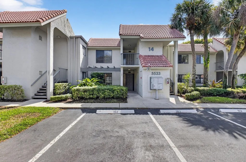 5533 Fairway Park Drive Boynton Beach FL 33437