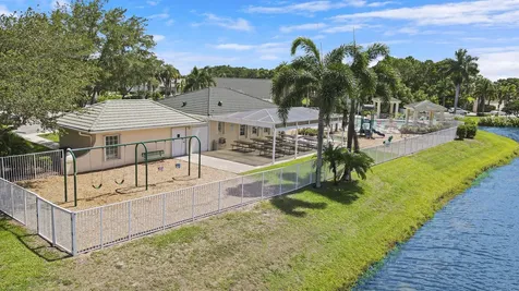547 Sw Lake Manatee Way Port Saint Lucie FL 34986