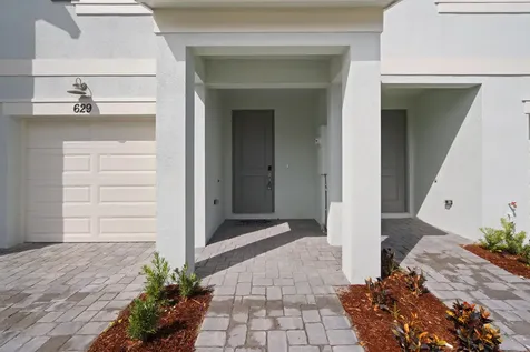629 Salisbury Circle Fort Pierce FL 34982