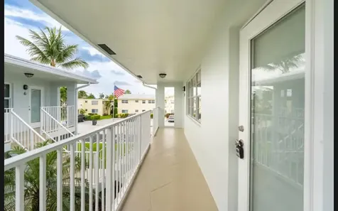 2737 Ne 28th Street Lighthouse Point FL 33064