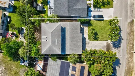 1400 Cardinal Lane Lantana FL 33462