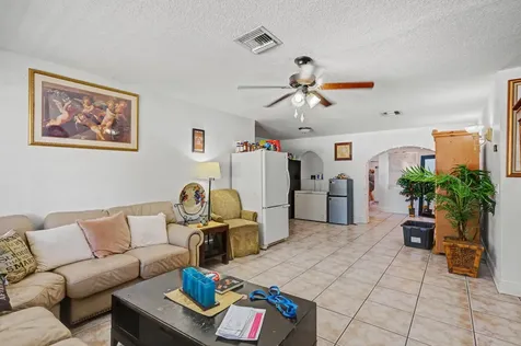 1400 Cardinal Lane Lantana FL 33462