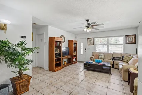 1400 Cardinal Lane Lantana FL 33462